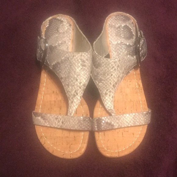 donald pliner snakeskin sandals